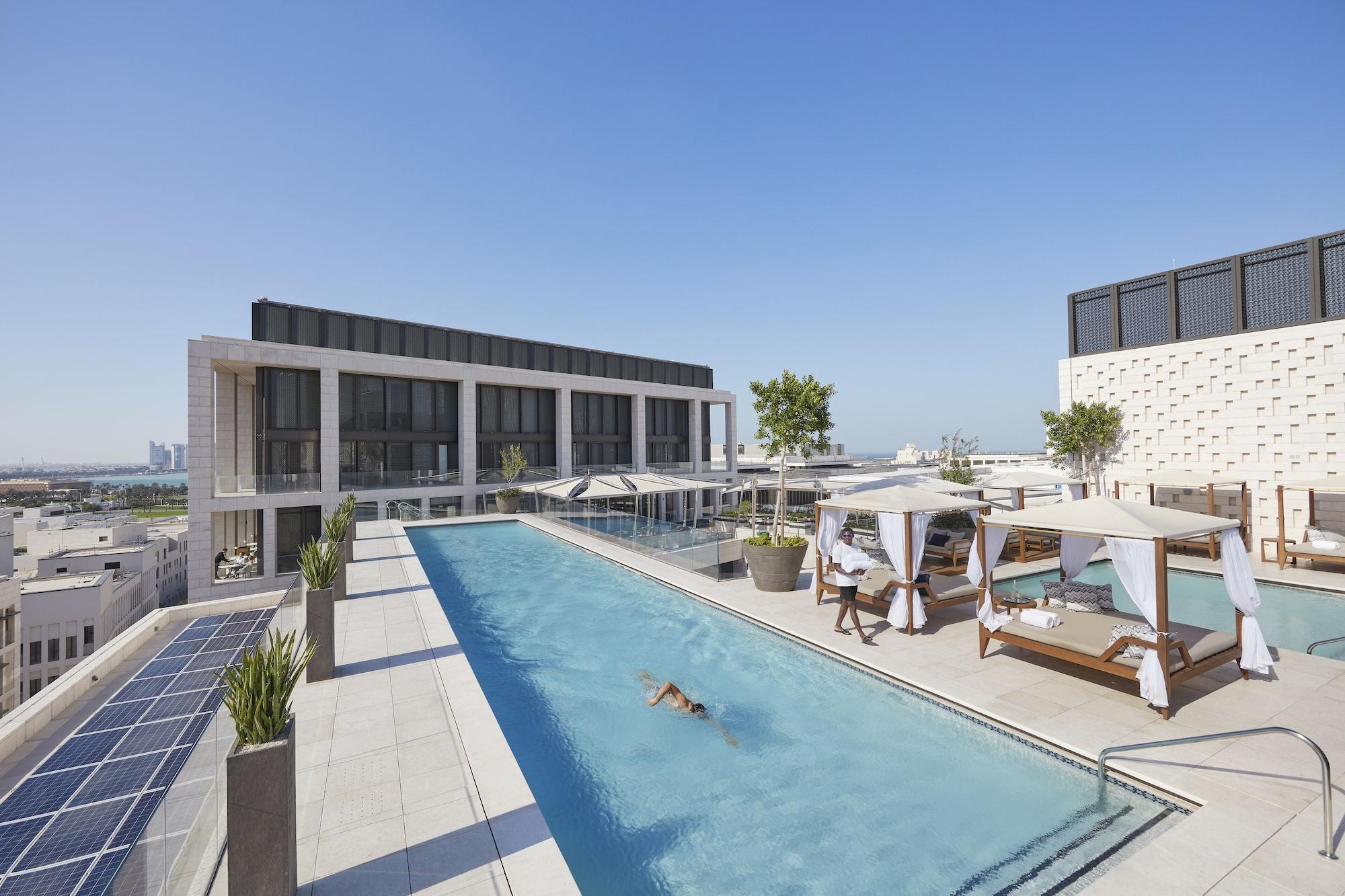 แมนดาริน โอเรียนเต็ล โดฮา Hotel ภายนอก รูปภาพ The swimming pool at the top of the hotel