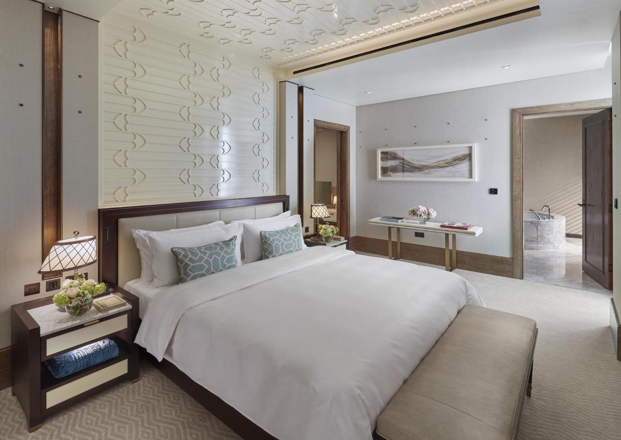 แมนดาริน โอเรียนเต็ล โดฮา Hotel ภายนอก รูปภาพ A bedroom at the hotel