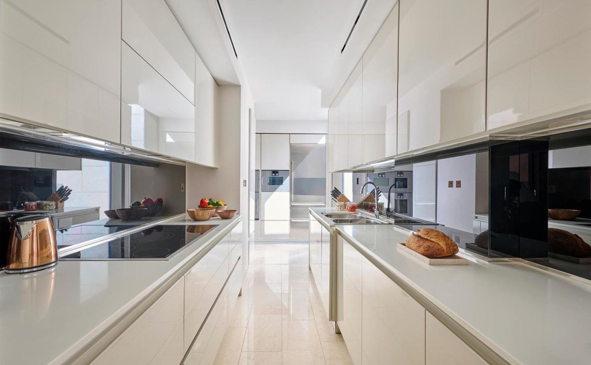 แมนดาริน โอเรียนเต็ล โดฮา Hotel ภายนอก รูปภาพ A modern kitchen