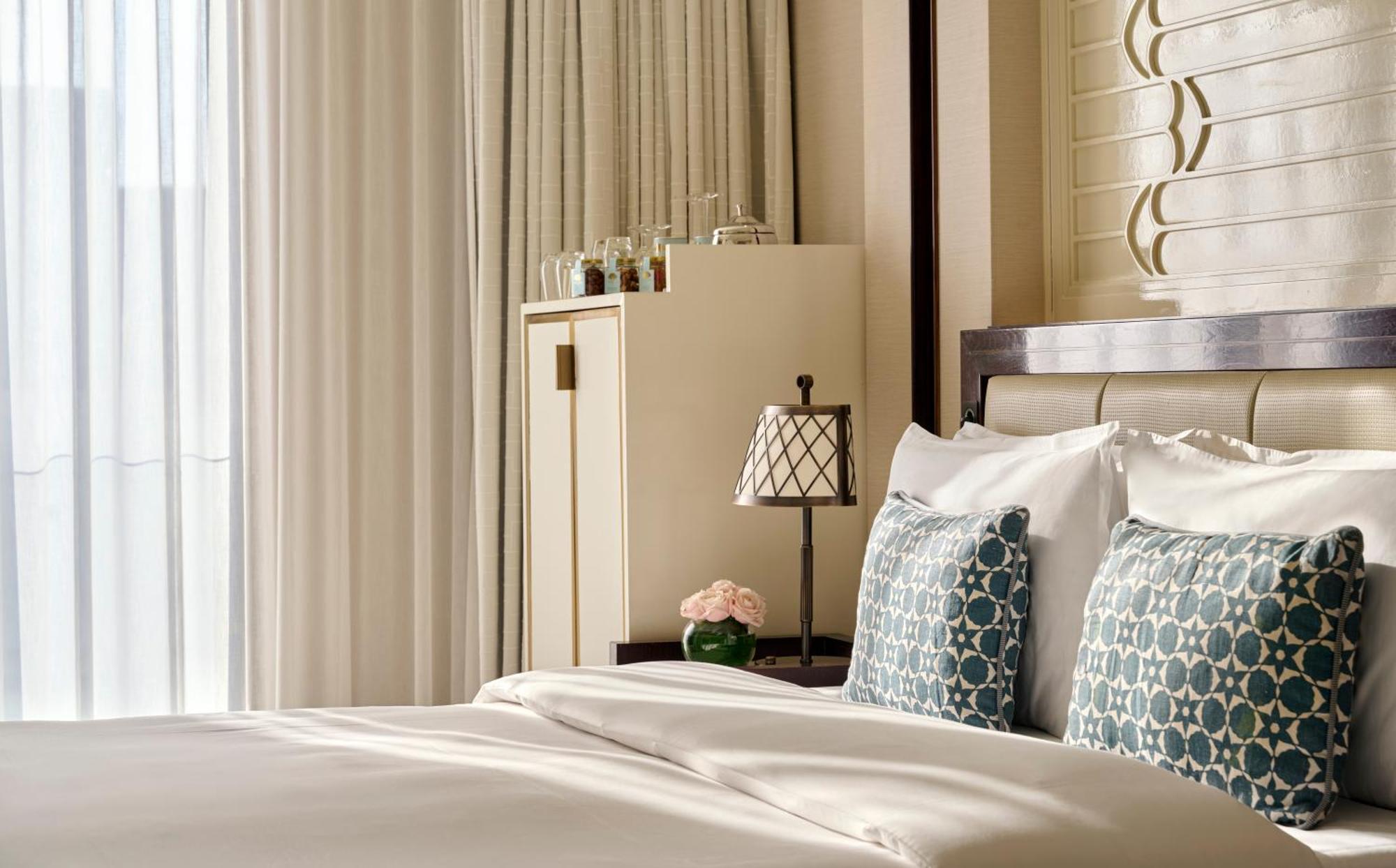 แมนดาริน โอเรียนเต็ล โดฮา Hotel ภายนอก รูปภาพ A bedroom at the hotel