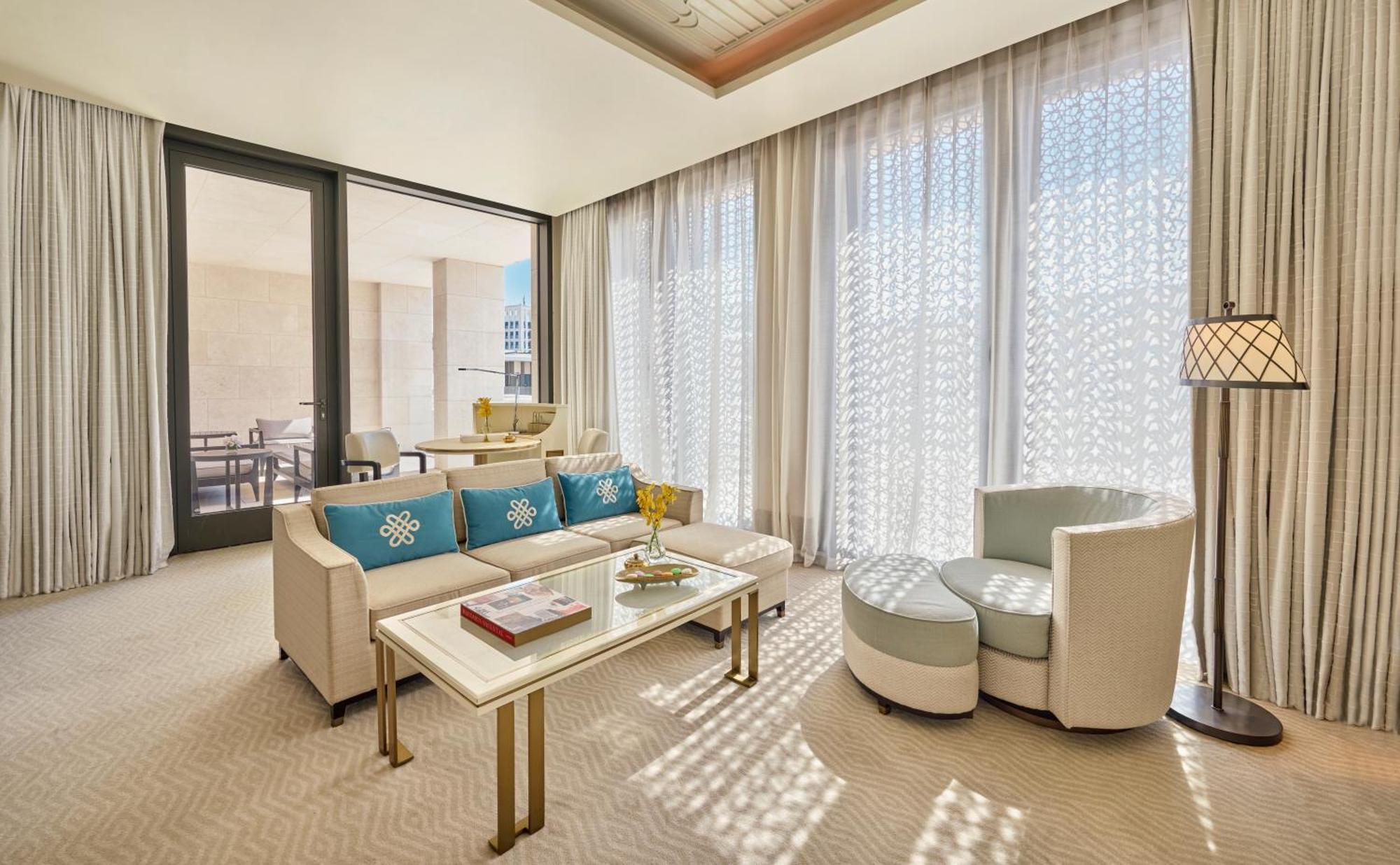 แมนดาริน โอเรียนเต็ล โดฮา Hotel ภายนอก รูปภาพ A living room at the hotel